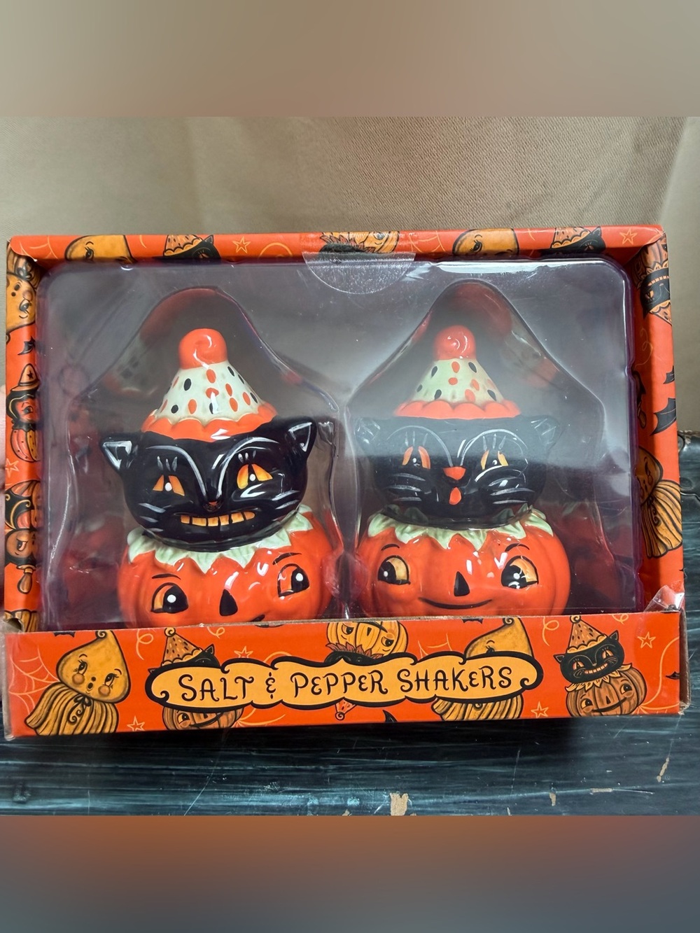 Johanna Parker Halloween Cat & Pumpkin Salt and Pepper Shaker Set - Orange NEW